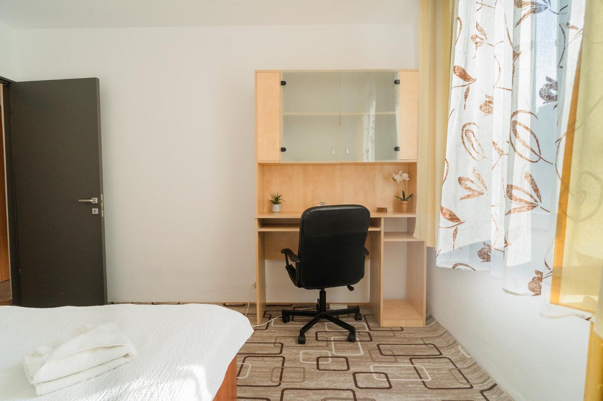 Rustic & Spacious 3Br Apartment Bucureşti Eksteriør bilde