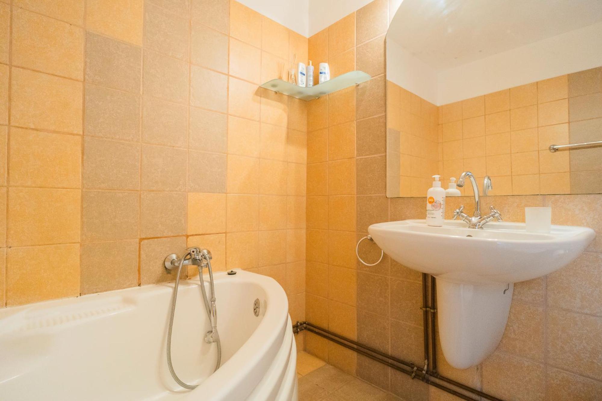 Rustic & Spacious 3Br Apartment Bucureşti Eksteriør bilde