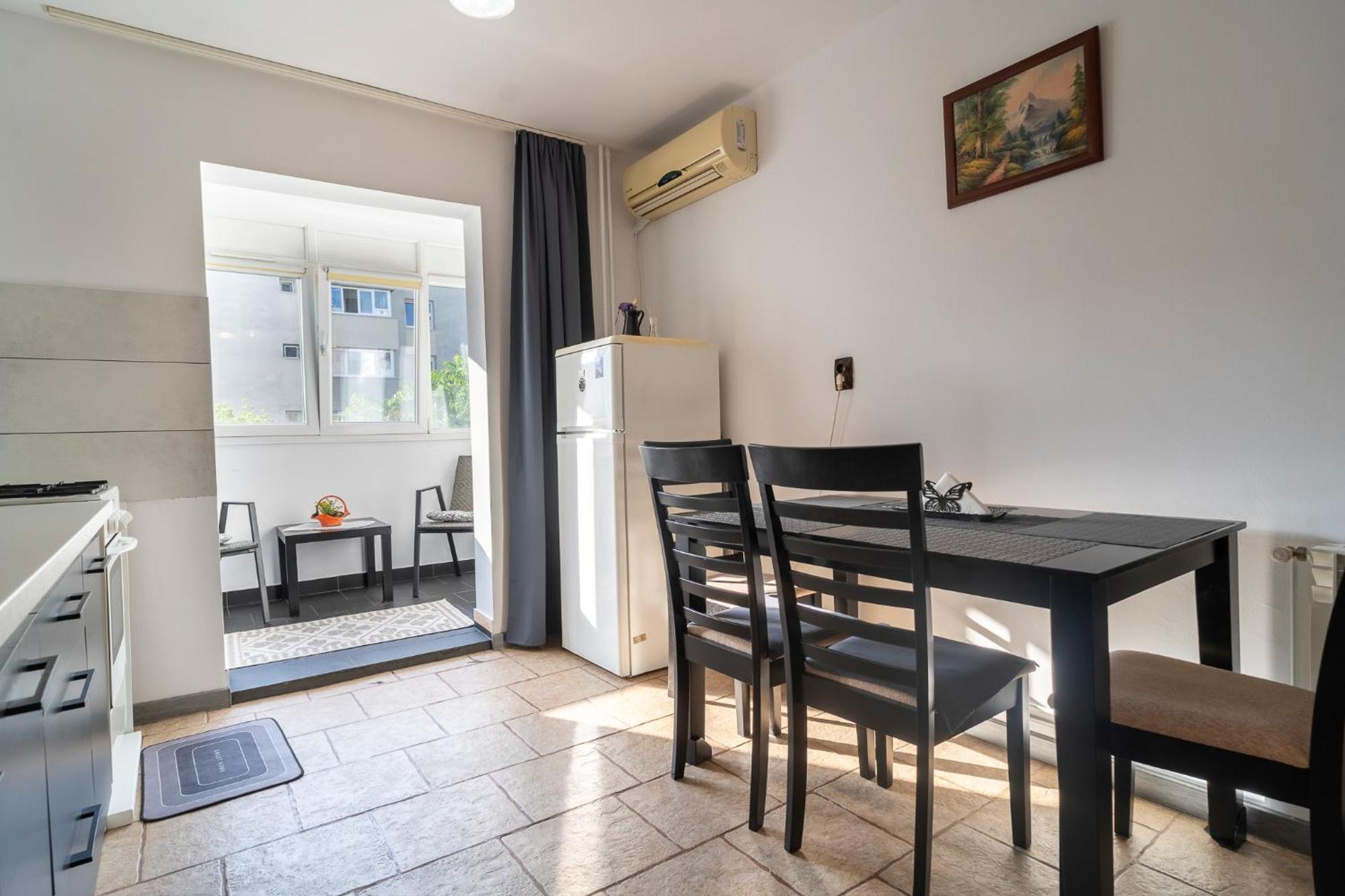 Rustic & Spacious 3Br Apartment Bucureşti Eksteriør bilde