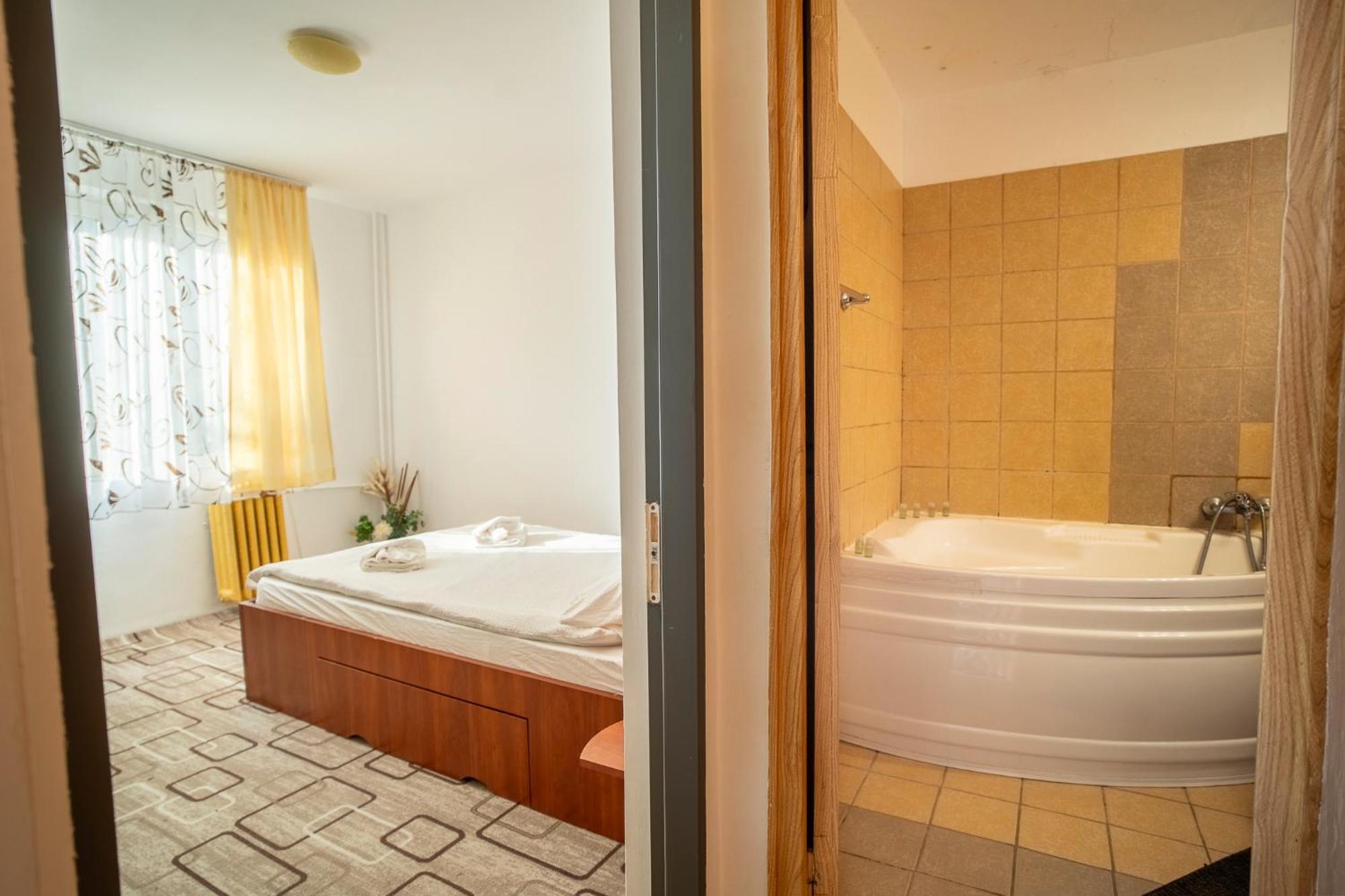 Rustic & Spacious 3Br Apartment Bucureşti Eksteriør bilde